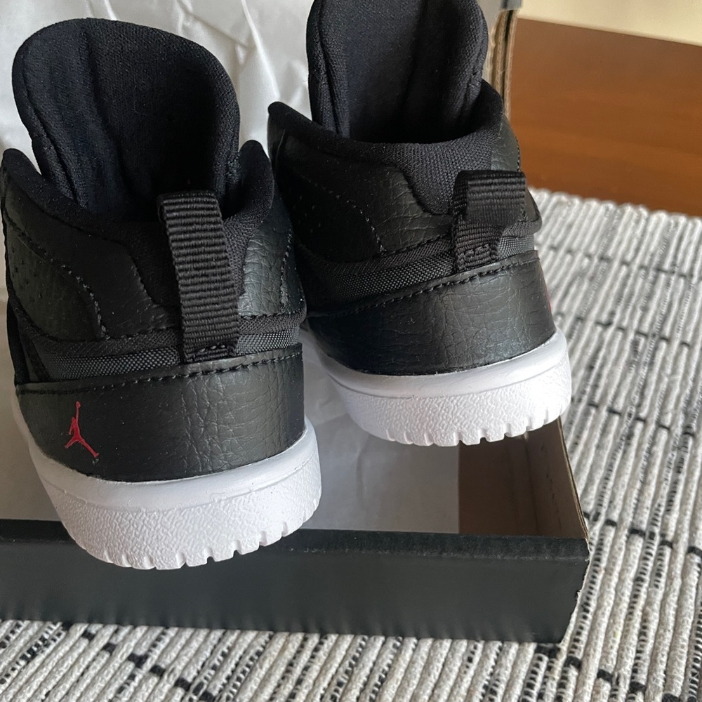 Jordan new Kids Black and red Sneakers - Picture 5 of 7